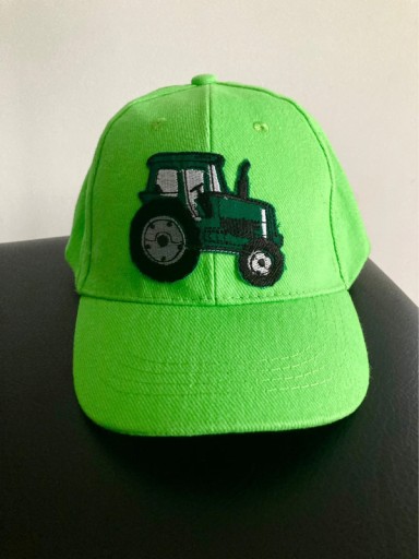 Zdjęcie oferty: Czapka z daszkiem z traktorem dziecięca 46-54 cm
