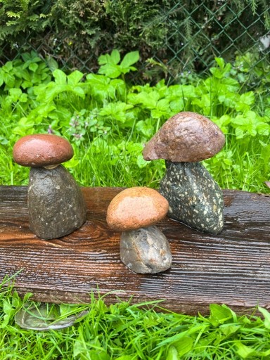 Zdjęcie oferty: Piękne kamienne grzybki kamień naturalny 