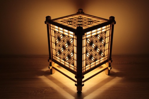 Zdjęcie oferty: Lampa japońska KUMIKO rękodzieło lampka drewniana
