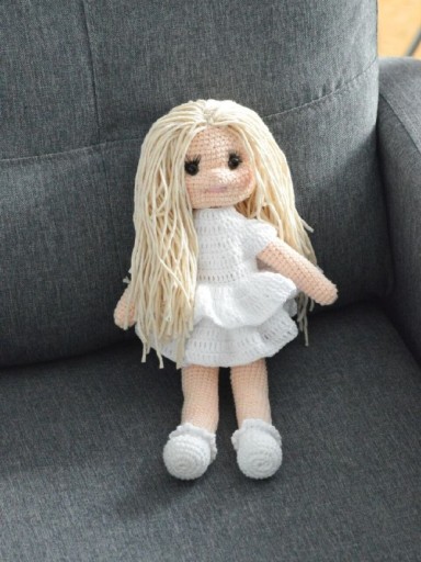 Zdjęcie oferty: lalka zabawka przytulanka amigurumi ręcznie