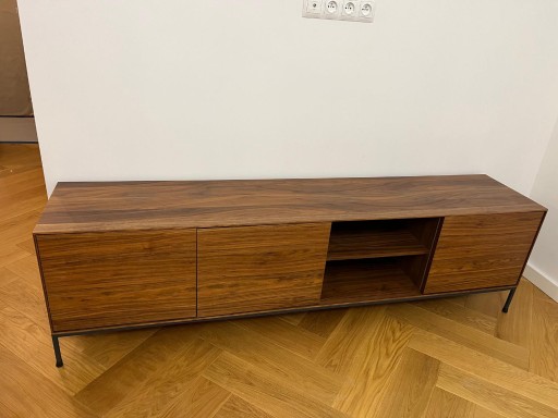 Zdjęcie oferty: Szafka RTV Vedrana 3 drzwiowa fornir orzechowy