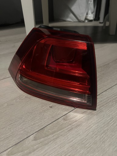 Zdjęcie oferty: Lampa lewa tylna Golf VII hatchback 5GO 945 095 F