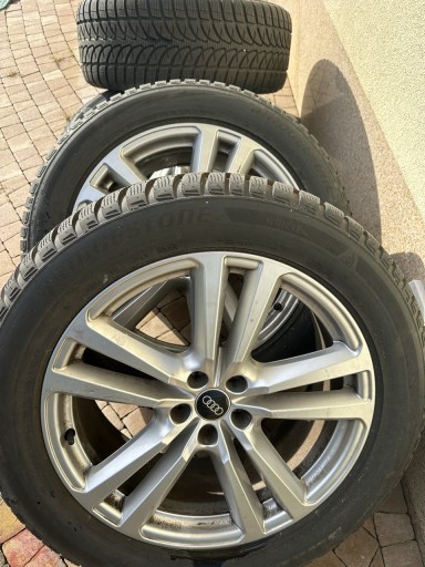 Zdjęcie oferty: Oryginalne koła zimowe Audi Q7 SQ7 Bridgestone 255/50/R20 AO