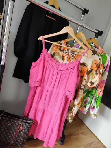Zdjęcie oferty: Piękna Nowa elegancka różowa sukienka 