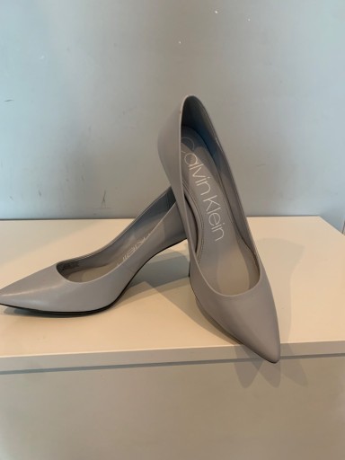 Zdjęcie oferty: Buty Calvin Klein czółenka- 39 EUR ( USA 9M)