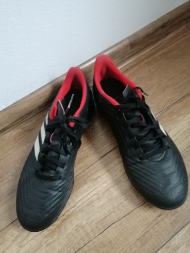Zdjęcie oferty: Buty do piłki nożnej Adidas 