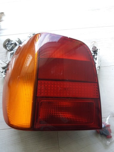 Zdjęcie oferty: LAMPA TYŁ LEWA 6N0945095 Volkswagen Polo III 1.4 B