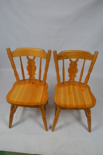 Zdjęcie oferty: Krzesła drewniane,  2sztuki