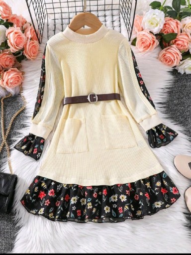 Zdjęcie oferty: SHEIN Młoda dziewczyna Wzór w kwiaty rękaw  Falbankowy brzeg sukienki