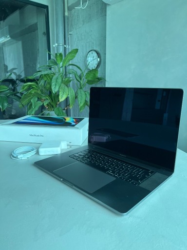 Zdjęcie oferty: Apple MacBook Pro 16-inch 2019 Space Gray