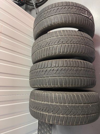 Zdjęcie oferty: Komplet opon zimowych Pirelli 225 / 55 r 18