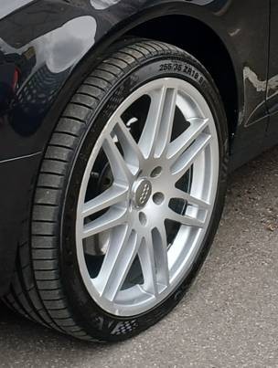 Zdjęcie oferty: Opony letnie Kumho 255/35 R19 z felgami do Audi A6 C6 2007