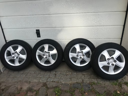 Zdjęcie oferty: Koła Toyota 195/65/15 lato