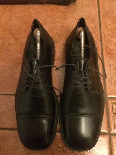 Zdjęcie oferty: Hugo Boss buty męskie czarne 42 (8,5) stan idealny