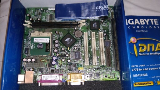 Zdjęcie oferty: Płyta główna Gigabyte i-DNA Intel945 z proc., cool