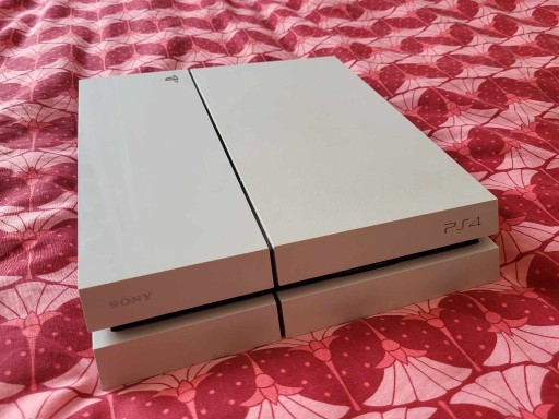 Zdjęcie oferty: PlayStation 4 Biała 500GB CUH-1116A