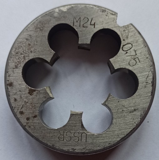 Zdjęcie oferty: Narzynka prawa M24x0,75 prawoskrętna