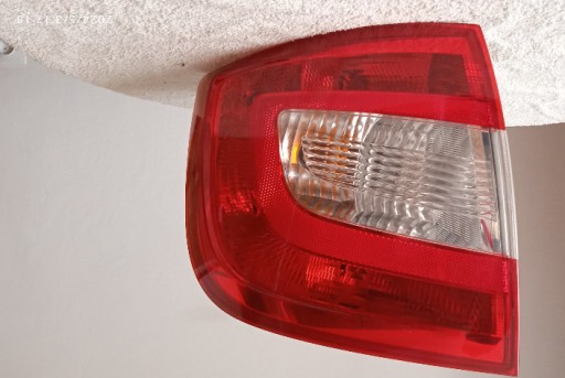 Zdjęcie oferty: Lampa tył Skoda Rapid lewa 5JH945257  5JH945095