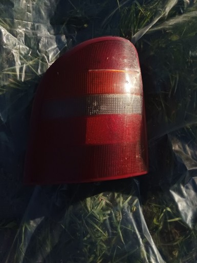 Zdjęcie oferty: Lampa lewa tylna ford mondeo mk2 kombi z wkładem 