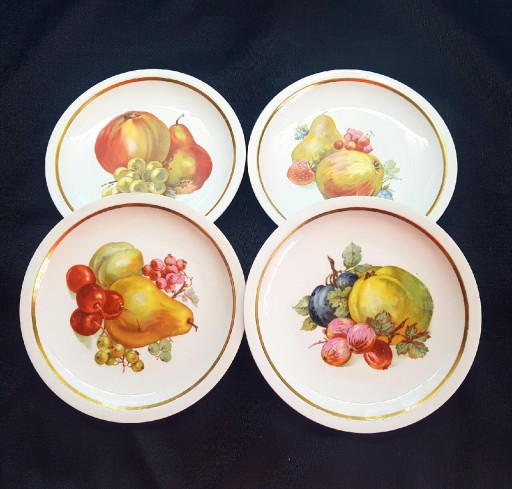 Zdjęcie oferty: 4 talerzyki, owoce, porcelana, Erbendorf Bavaria 