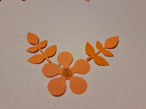 Zdjęcie oferty: Kwiaty pomarańczowe z listkami Handmade