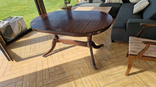 Zdjęcie oferty: Solidny stół drewniany z 6 krzesłami