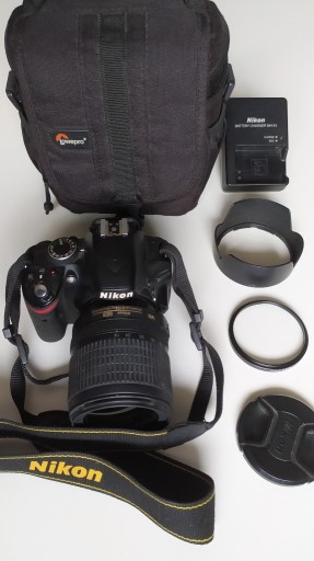 Zdjęcie oferty: Zestaw Nikon D3200 + Nikkor 18-105 + dodatki