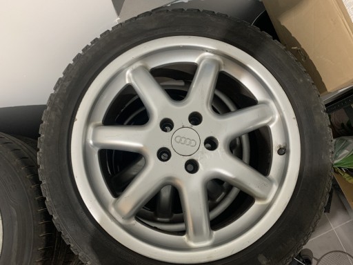 Zdjęcie oferty: Felgi 18” 5x112 otwór 57,1 Audi Vw