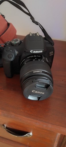 Zdjęcie oferty: Lustrzanka Canon EOS 2000D korpus + obiektyw