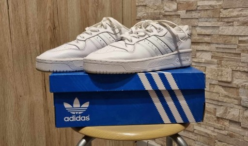 Zdjęcie oferty: Buty adidas Rivalry low