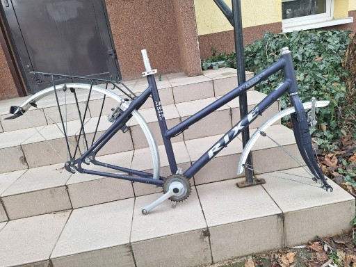 Zdjęcie oferty: Rama rowerowa pod koła 28" Damka Aluminium