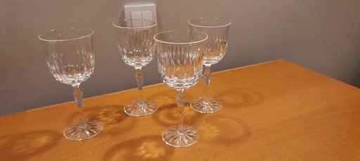 Zdjęcie oferty: Cztery kryształowe kieliszki do wina
