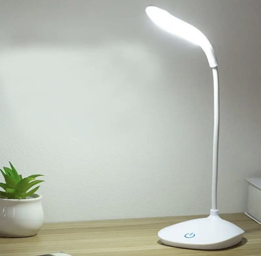 Zdjęcie oferty: Lampka LED na biurko