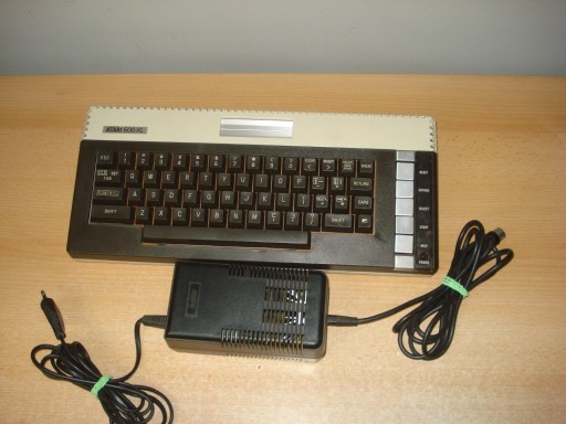 Zdjęcie oferty: Atari 600XL + zasilacz Unikat