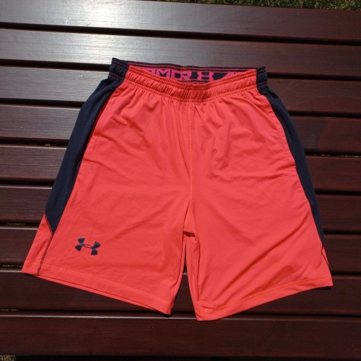 Zdjęcie oferty: Spodenki Under Armour r.M