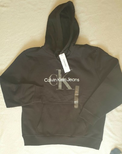 Zdjęcie oferty: Bluza z kapturem Calvin Klein  rozmiar L i M