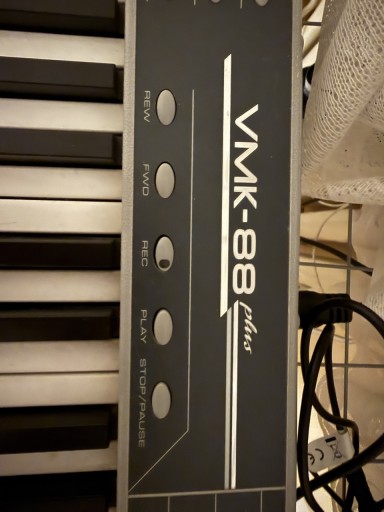 Zdjęcie oferty: Studiologic VMK 88 Plus .klawiatura MIDI z 88 ważonymi klawiszami