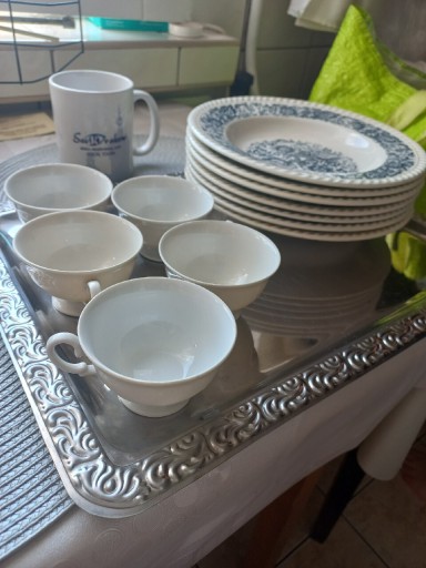 Zdjęcie oferty: Porcelana  filiżanki i talerze bez sygnatur