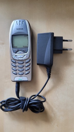 Zdjęcie oferty: Nokia 6310i złoty telefon komórkowy, zestaw HF
