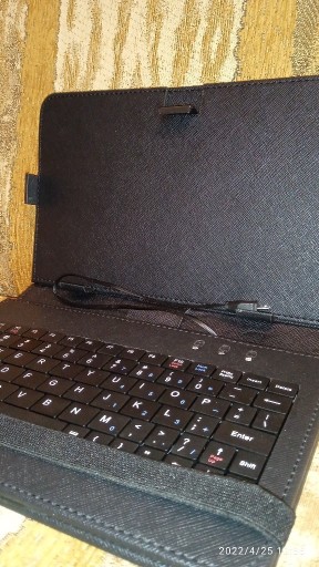 Zdjęcie oferty: Pokrowiec do tableta 7" + klawiatura micro USB