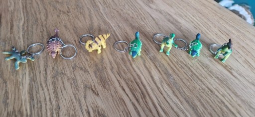 Zdjęcie oferty: Breloki do kluczy dinozaur figurka