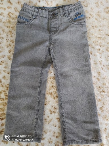 Zdjęcie oferty: Spodnie jeansowe chłopięce roz 104