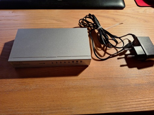 Zdjęcie oferty: Sprzedam switch ZyXEL