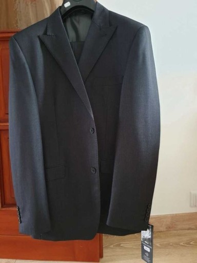 Zdjęcie oferty: Garnitur męski NOWY DASTAN rozmiar 50/182 ciemny granat/szary