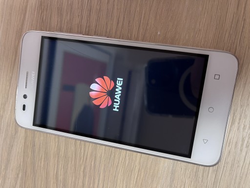 Zdjęcie oferty: Prosty smartfon Huawei Y6