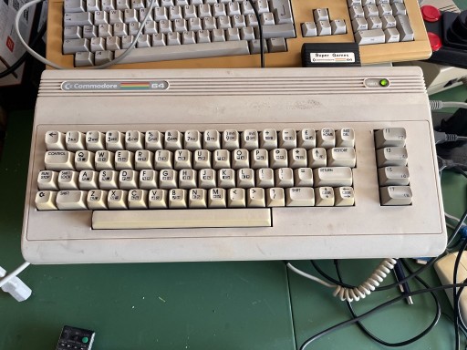 Zdjęcie oferty: Commodore C64 cały komplet