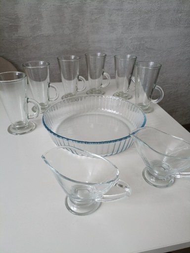 Zdjęcie oferty: Zestaw naczyń szklanki sosjerki forma do pieczen 