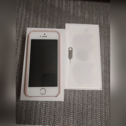 Zdjęcie oferty: Apple iPhone SE  / 32GB Rose Gold 