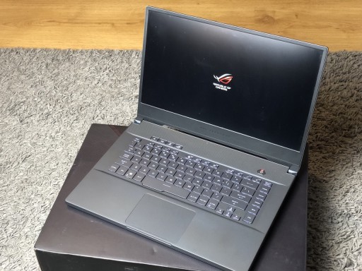 Zdjęcie oferty: Laptop gamingowy ASUS ROG ZEPHYRUS M15 i7 RTX 2070