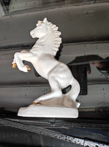 Zdjęcie oferty: Biały koń porcelana figurka 21cm figura porcelany
